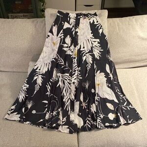 H&M Navy and White Floral Maxi A-Line skirt